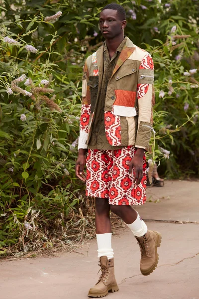 Look 27